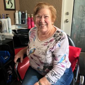 Meet your Posher, Dee